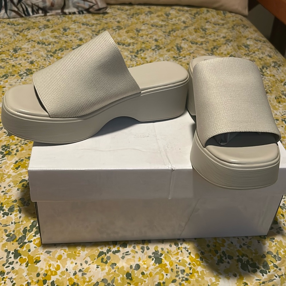 Women’s tan slip on wedges